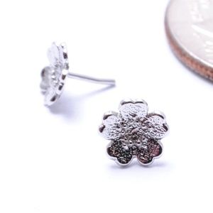 BVLA simple daisy threadless end, white gold